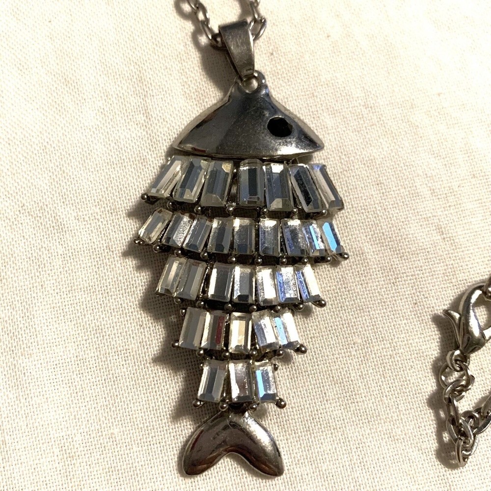 Vintage L.Z. Articulated Fish Pendent Rhinestones Silver Tone Necklace 23” Bass?